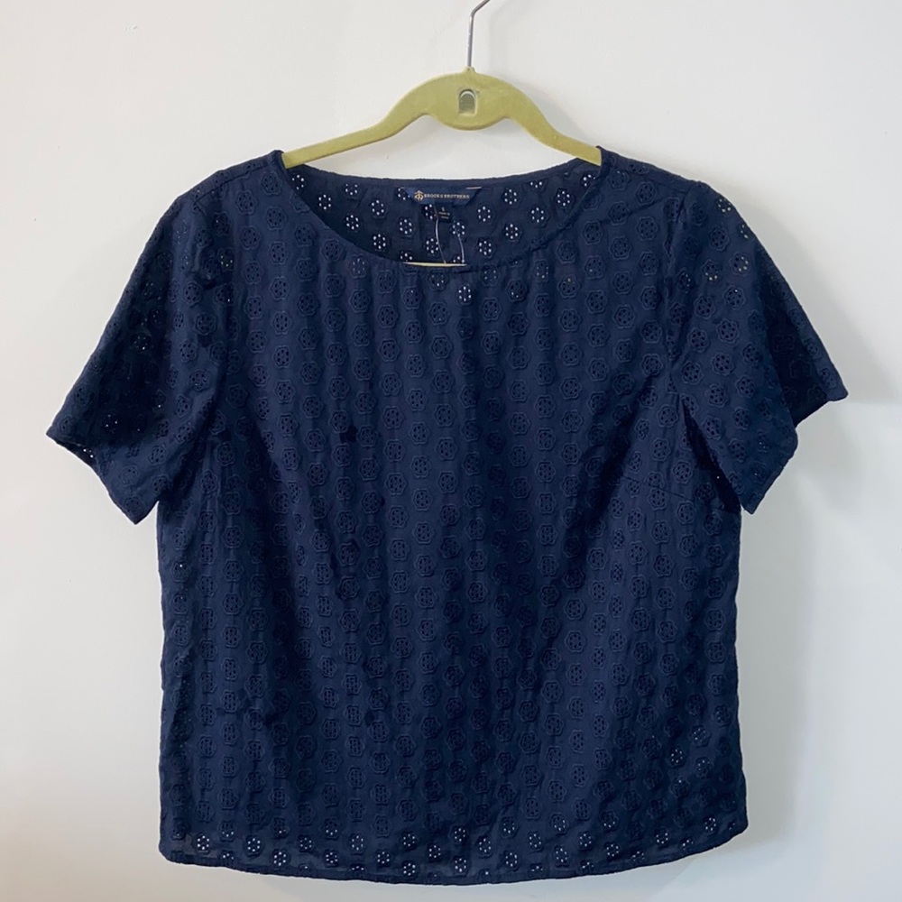 Women’s Brooks Brothers size 8 navy blouse. New with tags.